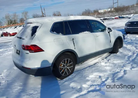 2021 Volkswagen Tiguan 2.0T Se/2.0T Se R-Line Black/2.0T Sel z USA, uszkodzony, nr VIN 3VV2B7AX2MM117543